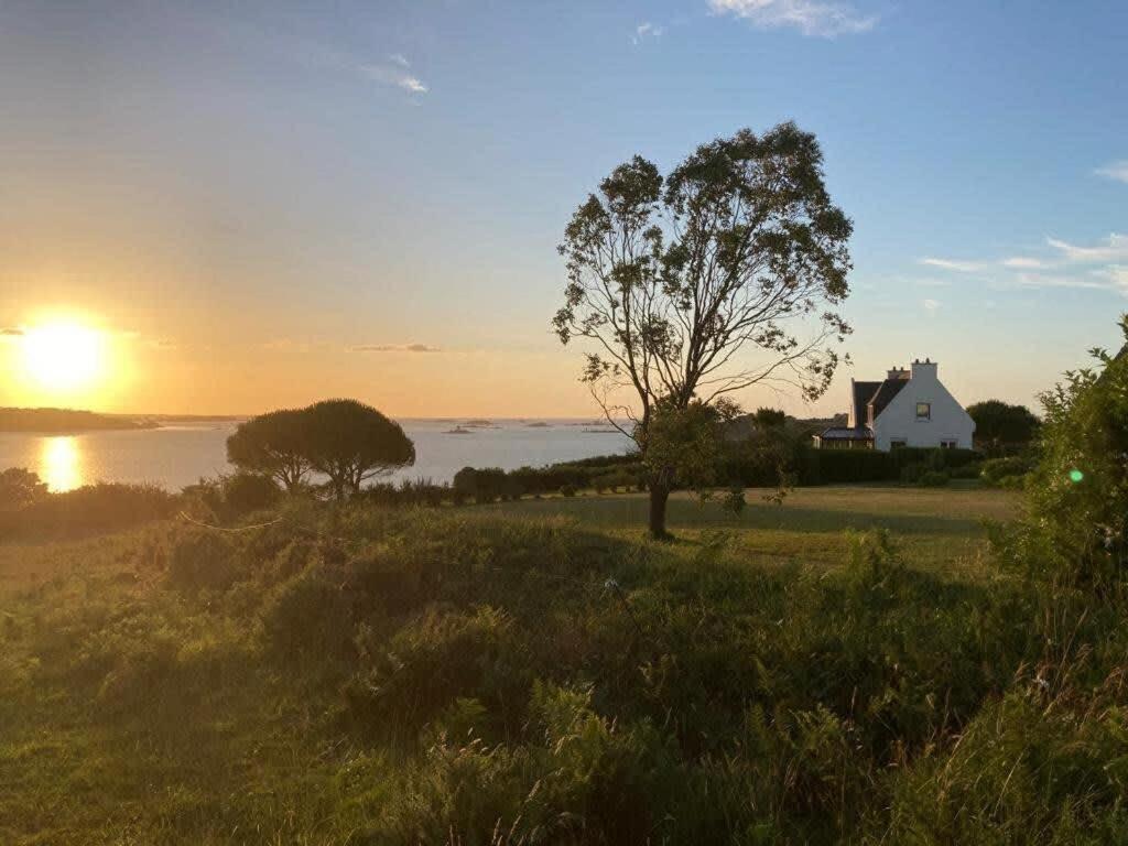 Kermartin - Maison De Famille Avec Vue Sur La Baie De Morlaix Plouézocʼh Dış mekan fotoğraf